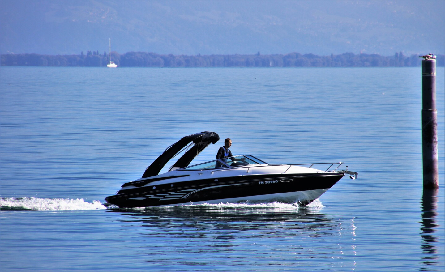 House Bill 608 would establish a $50 fee for boats with ballasts or bladders to undergo a mandatory decontamination each time they enter the state or cross the Continental Divide into the Columbia River basin.